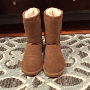 NWOT BearPaw Boots